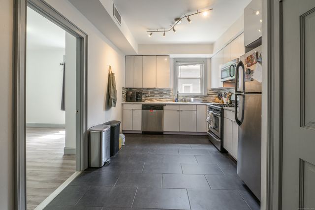 54 Mechanic Street 2nd floor, New Haven, CT 06511