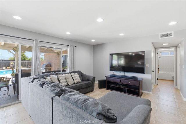 15626 Poppyseed, Canyon Country, CA 91387