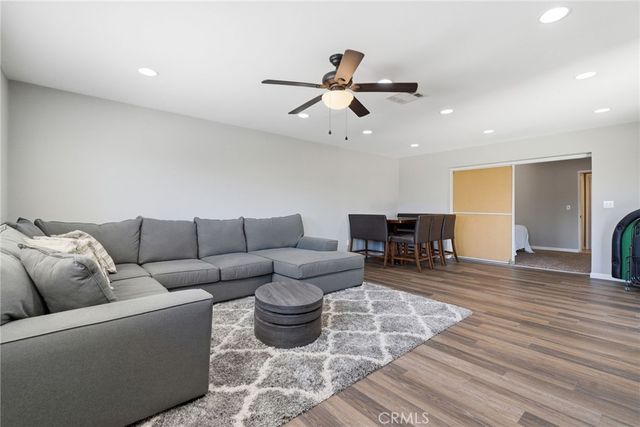 15626 Poppyseed, Canyon Country, CA 91387