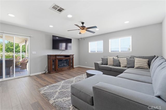 15626 Poppyseed, Canyon Country, CA 91387