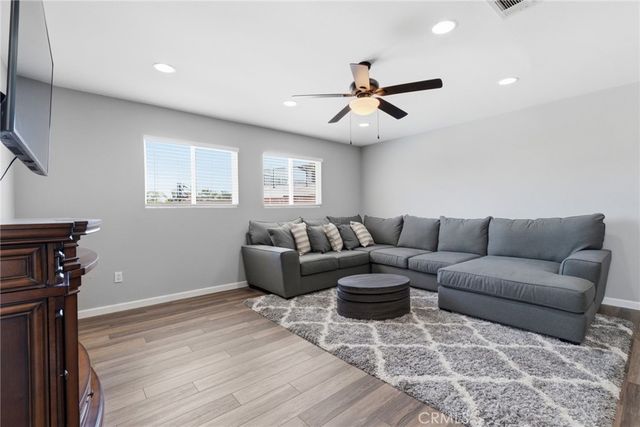 15626 Poppyseed, Canyon Country, CA 91387