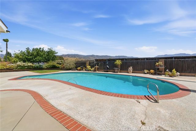 15626 Poppyseed, Canyon Country, CA 91387