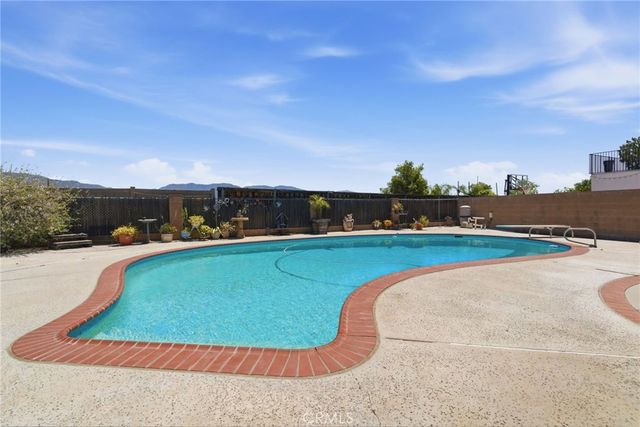 15626 Poppyseed, Canyon Country, CA 91387