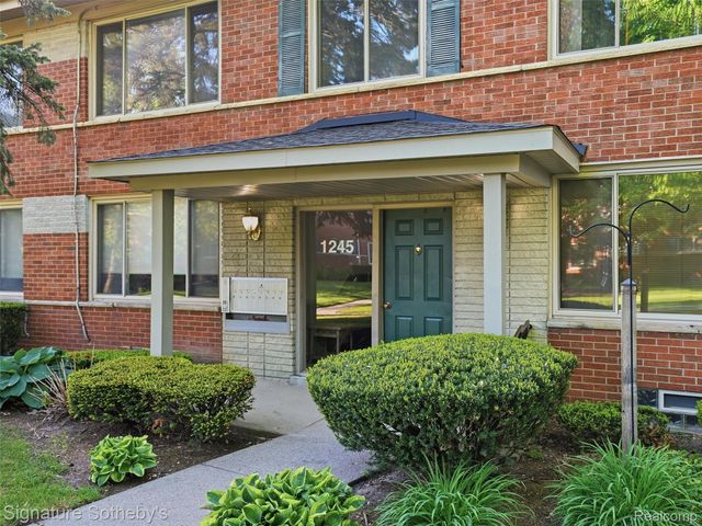 1245 Derby Road 7, Birmingham, MI 48009