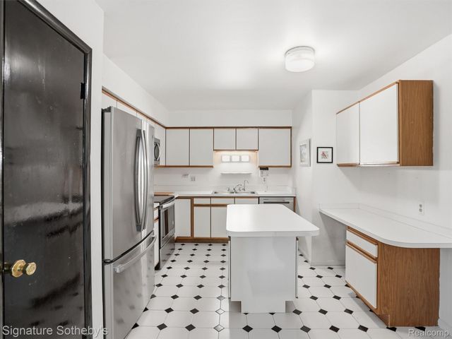 1245 Derby Road 7, Birmingham, MI 48009