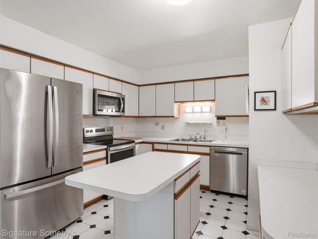 1245 Derby Road 7, Birmingham, MI 48009