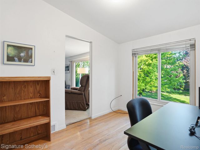1245 Derby Road 7, Birmingham, MI 48009