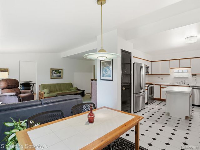 1245 Derby Road 7, Birmingham, MI 48009