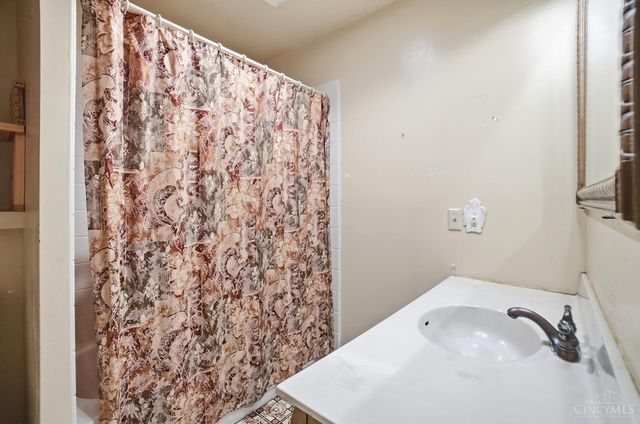 5800 Cherokee Drive, Madeira, OH 45243