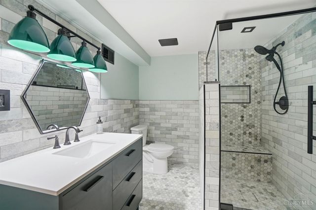 5800 Cherokee Drive, Madeira, OH 45243