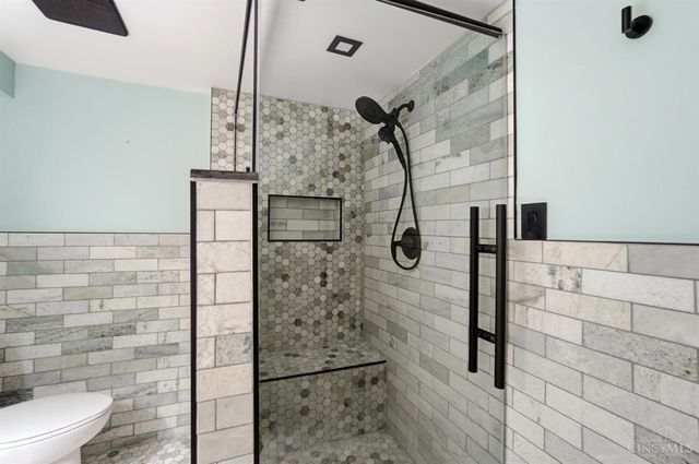 5800 Cherokee Drive, Madeira, OH 45243