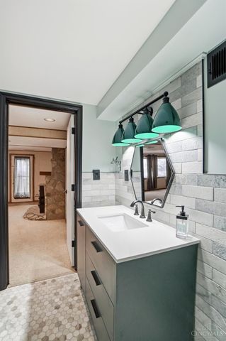 5800 Cherokee Drive, Madeira, OH 45243