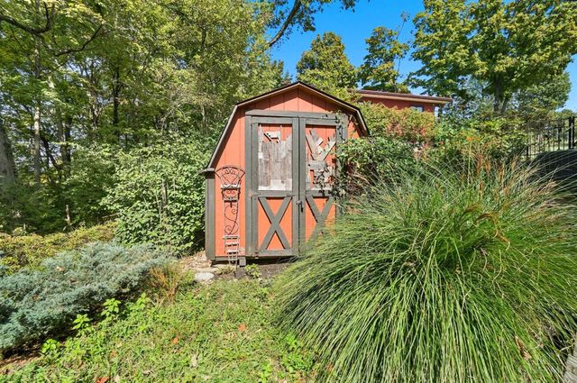 5800 Cherokee Drive, Madeira, OH 45243