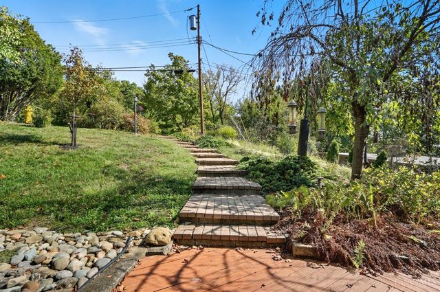 5800 Cherokee Drive, Madeira, OH 45243