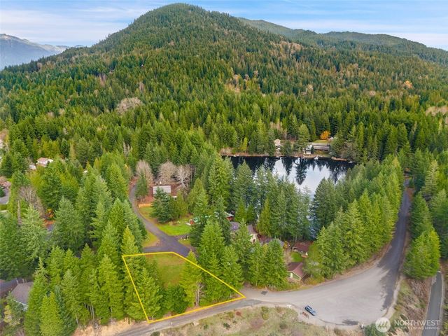 451 N Standstill Drive S, Hoodsport, WA 98548