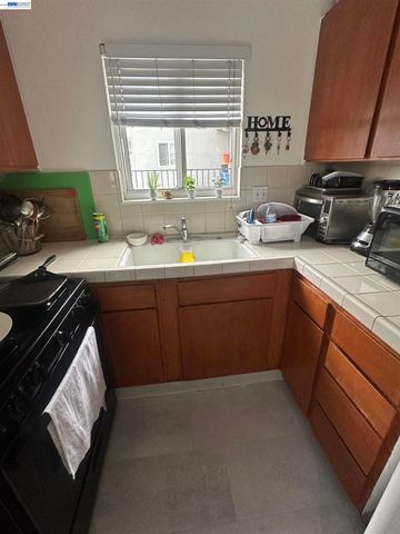 1105 Appian Ln, San Jose, CA 95116