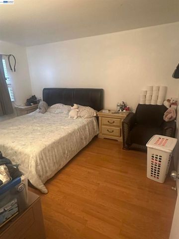 1105 Appian Ln, San Jose, CA 95116