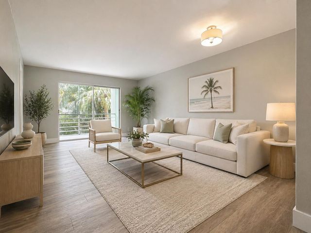 1638 Embassy Drive 205, West Palm Beach, FL 33401