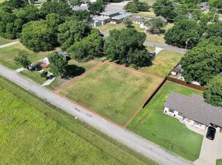 1018 Yarbrough Street, Pilot Point, TX 76258