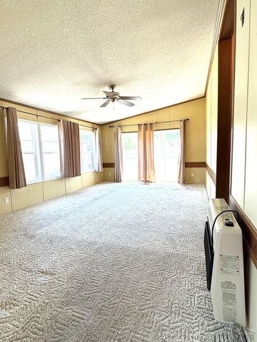 232 E Rolling Hills Dr, Pueblo, CO 81007