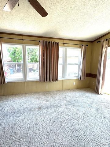 232 E Rolling Hills Dr, Pueblo, CO 81007