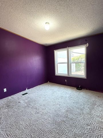 232 E Rolling Hills Dr, Pueblo, CO 81007