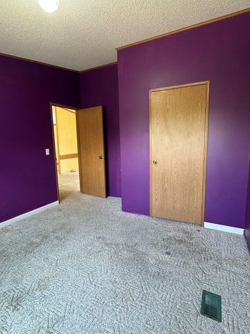 232 E Rolling Hills Dr, Pueblo, CO 81007
