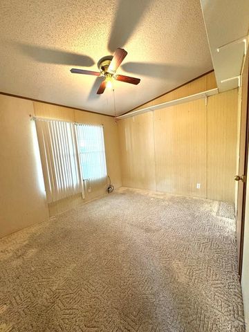 232 E Rolling Hills Dr, Pueblo, CO 81007