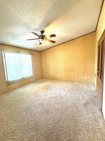232 E Rolling Hills Dr, Pueblo, CO 81007