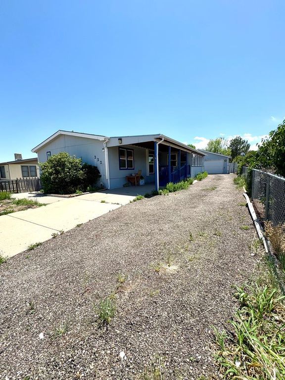 232 E Rolling Hills Dr, Pueblo, CO 81007