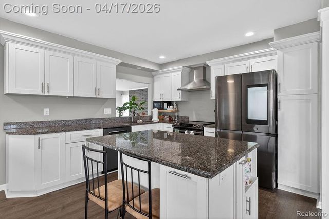 23407 Recreation Street, St. Clair Shores, MI 48082