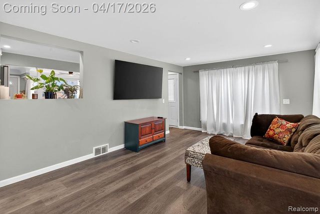 23407 Recreation Street, St. Clair Shores, MI 48082