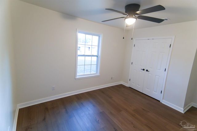 5403 Hollow Oak Ln, Pace, FL 32571