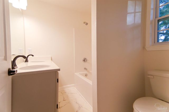 5403 Hollow Oak Ln, Pace, FL 32571