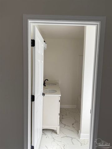 5403 Hollow Oak Ln, Pace, FL 32571