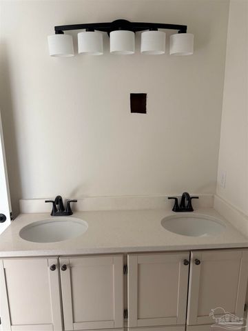 5403 Hollow Oak Ln, Pace, FL 32571