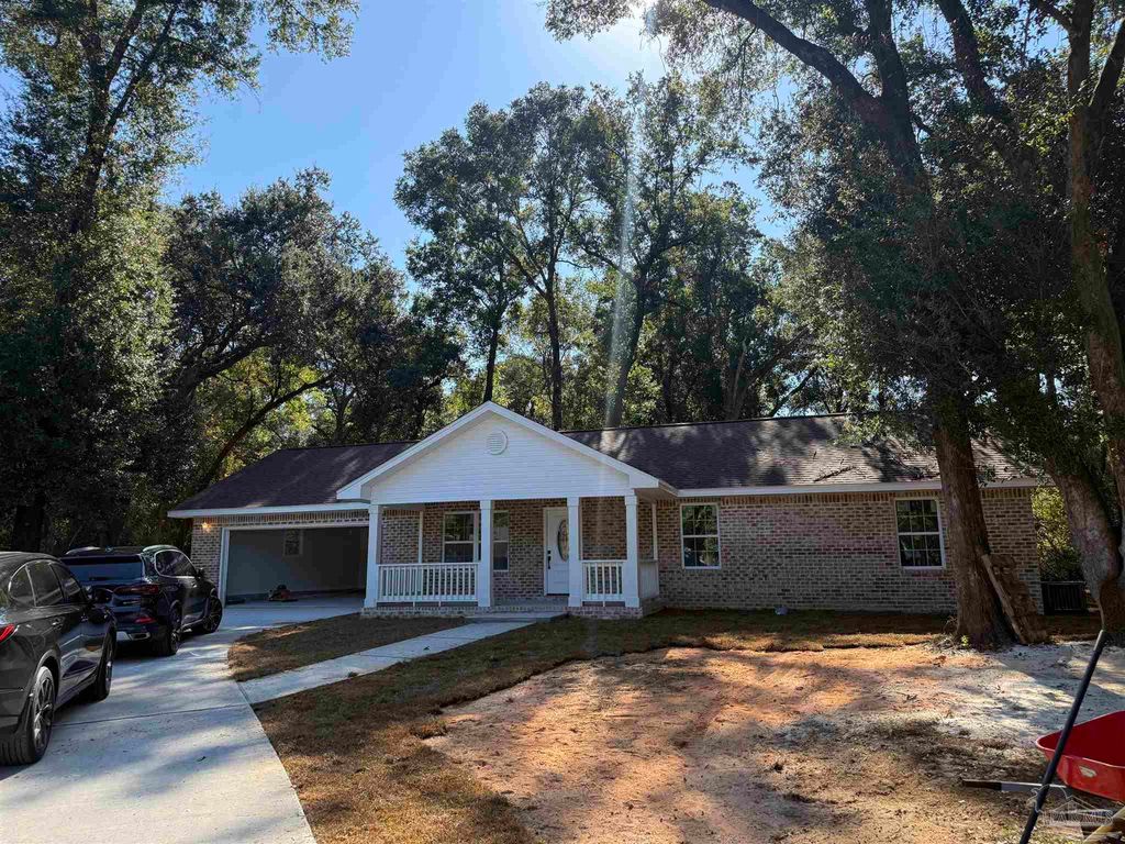 5403 Hollow Oak Ln, Pace, FL 32571