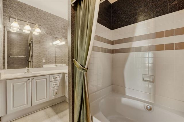 3334 Peachtree Road NE 1208, Atlanta, GA 30326