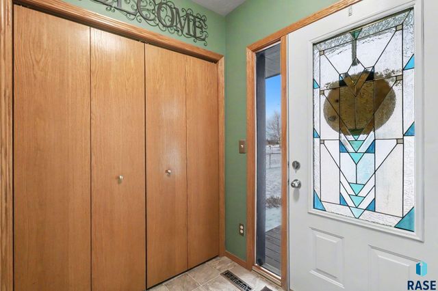 7304 W Jacob Cir Circle, Sioux Falls, SD 57106