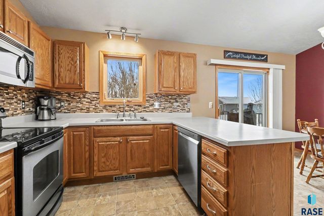 7304 W Jacob Cir Circle, Sioux Falls, SD 57106