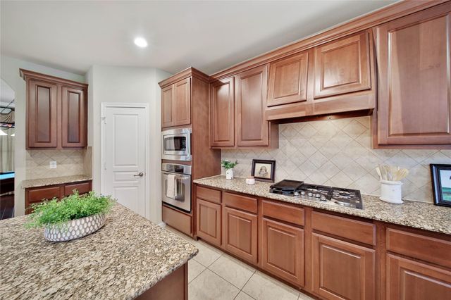 142 S Arrow Canyon Circle, Spring, TX 77389
