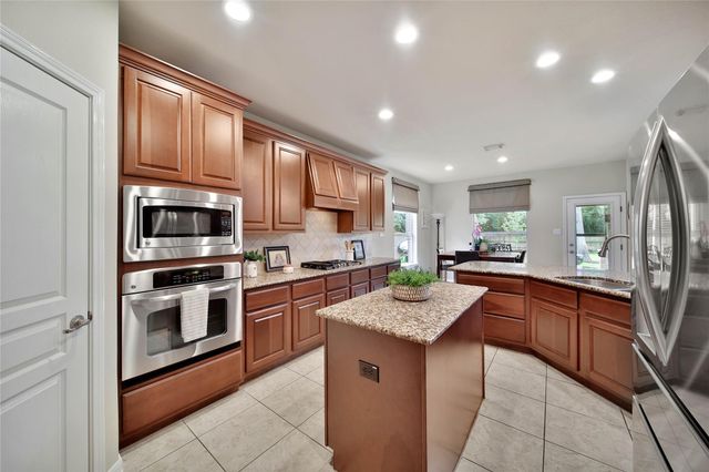142 S Arrow Canyon Circle, Spring, TX 77389
