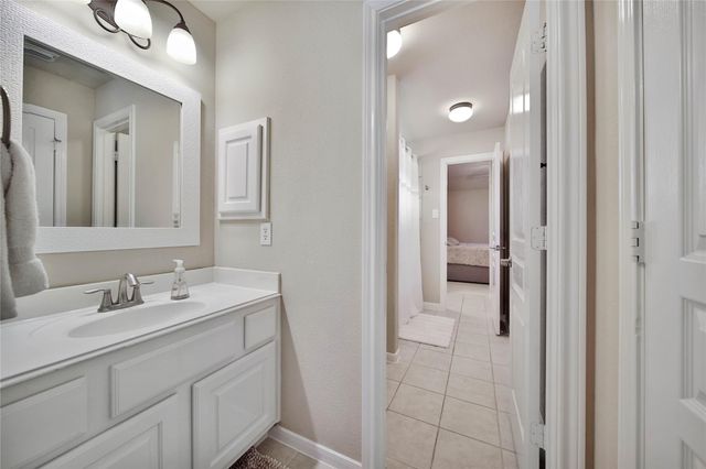 142 S Arrow Canyon Circle, Spring, TX 77389