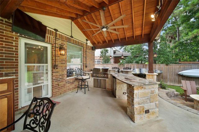 142 S Arrow Canyon Circle, Spring, TX 77389