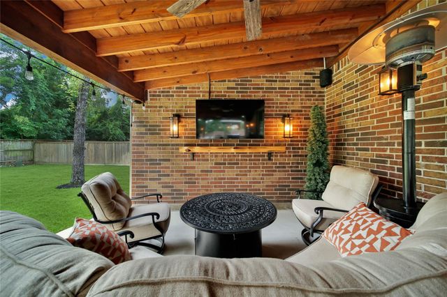 142 S Arrow Canyon Circle, Spring, TX 77389