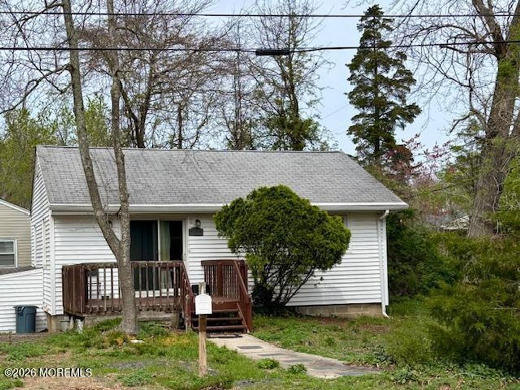 122 Forrest Avenue, Lanoka Harbor, NJ 08734