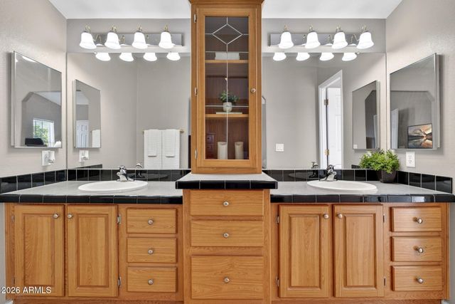 804 E TEE Street, San Tan Valley, AZ 85140