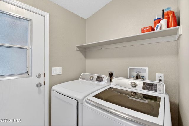 804 E TEE Street, San Tan Valley, AZ 85140