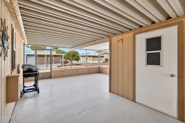 804 E TEE Street, San Tan Valley, AZ 85140