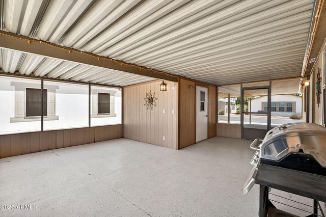 804 E TEE Street, San Tan Valley, AZ 85140